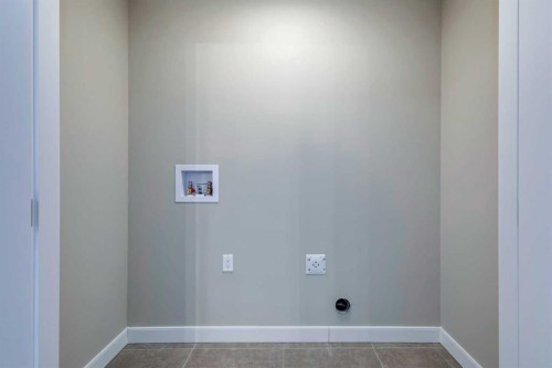422 River Avenue, Cochrane, AB - Indoor Photo Showing Other Room