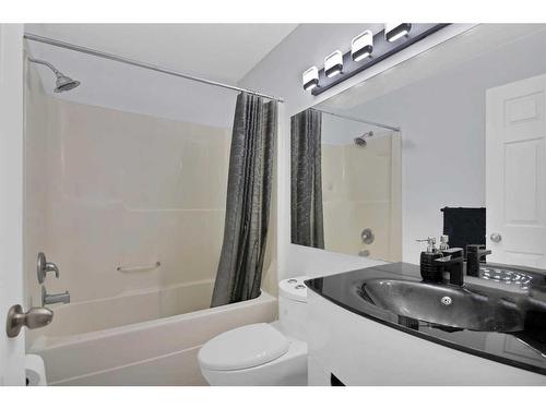 319 Coventry Road Ne, Calgary, AB - Indoor Photo Showing Bathroom