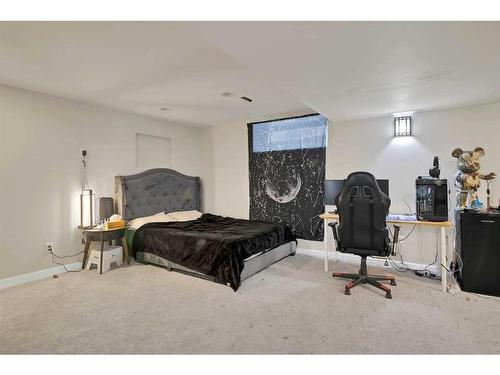 319 Coventry Road Ne, Calgary, AB - Indoor Photo Showing Bedroom