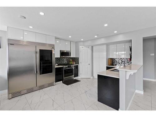 319 Coventry Road Ne, Calgary, AB - Indoor Photo Showing Kitchen