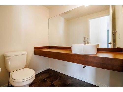 224 Copperstone Cove Se, Calgary, AB - Indoor Photo Showing Bathroom