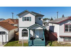 202 Saratoga Close NE Calgary, AB T1Y 7A1