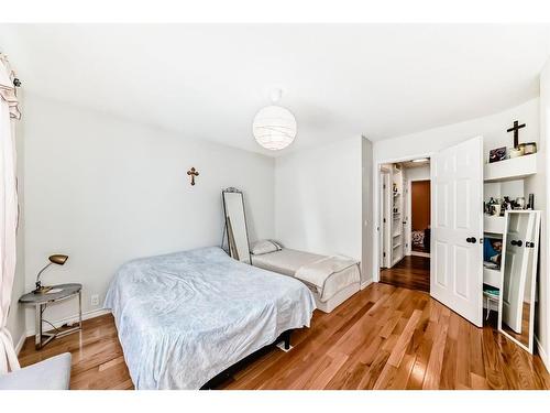 76 Bridleridge Gardens Sw, Calgary, AB - Indoor Photo Showing Bedroom