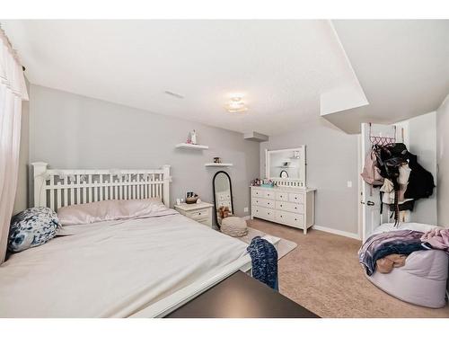 76 Bridleridge Gardens Sw, Calgary, AB - Indoor Photo Showing Bedroom