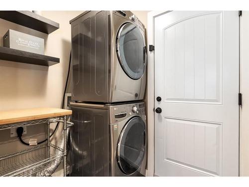 1393 Shawnee Road Sw, Calgary, AB - Indoor Photo Showing Laundry Room