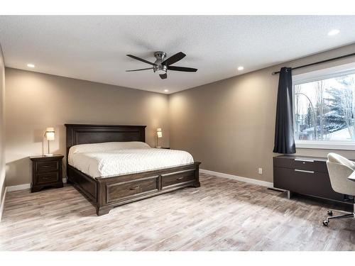 1393 Shawnee Road Sw, Calgary, AB - Indoor Photo Showing Bedroom