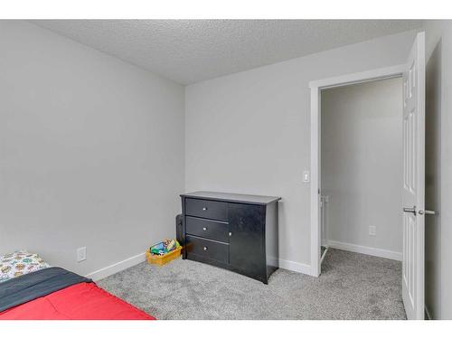 58 Anaheim Place Ne, Calgary, AB - Indoor Photo Showing Bedroom