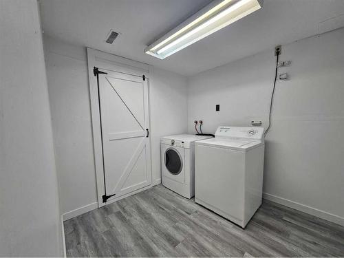 4320 Marbank Drive Ne, Calgary, AB - Indoor Photo Showing Laundry Room