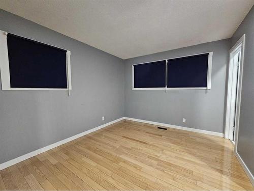 4320 Marbank Drive Ne, Calgary, AB - Indoor Photo Showing Other Room