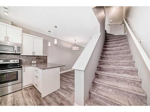 1517 Symons Valley Parkway Nw, Calgary, AB - Indoor Photo Showing Kitchen