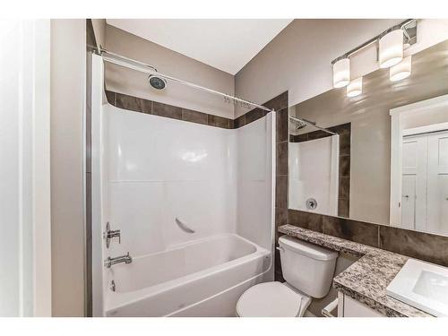 1517 Symons Valley Parkway Nw, Calgary, AB - Indoor Photo Showing Bathroom