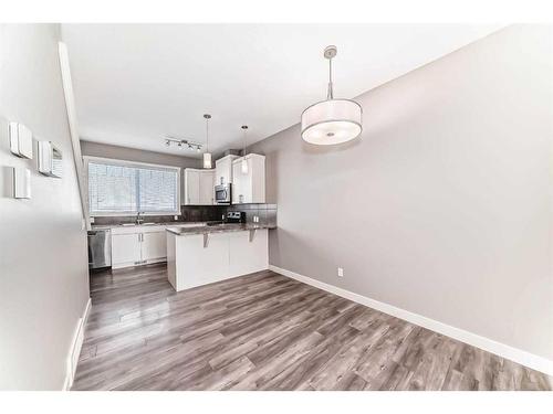 1517 Symons Valley Parkway Nw, Calgary, AB - Indoor Photo Showing Kitchen