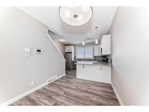 1517 Symons Valley Parkway Nw, Calgary, AB - Indoor Photo Showing Kitchen