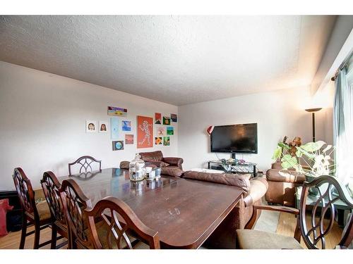 3203 9 Street Nw, Calgary, AB - Indoor Photo Showing Dining Room