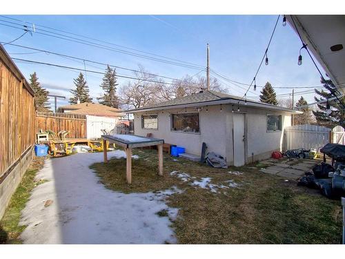 3203 9 Street Nw, Calgary, AB - Outdoor