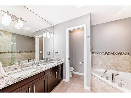 3327 40 Street Sw, Calgary, AB - Indoor Photo Showing Bathroom