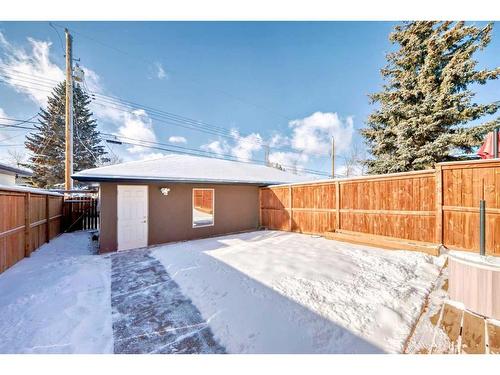 3327 40 Street Sw, Calgary, AB - Outdoor