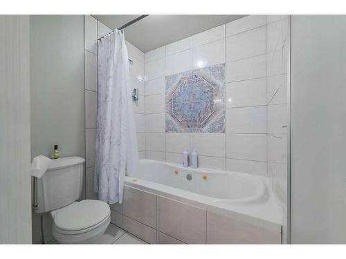 1508 Acadia Drive Se, Calgary, AB - Indoor Photo Showing Bathroom