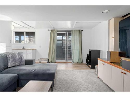 204 Macewan Glen Drive Nw, Calgary, AB - Indoor Photo Showing Living Room