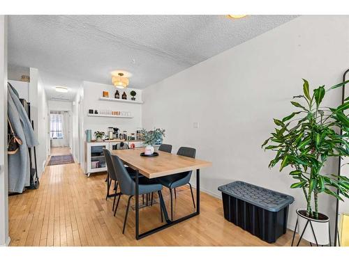 6810 6 Street Sw, Calgary, AB - Indoor Photo Showing Dining Room