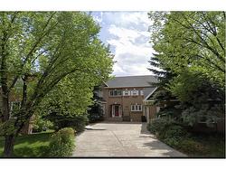 103 Sienna Hills View SW Calgary, AB T3H 2Y8