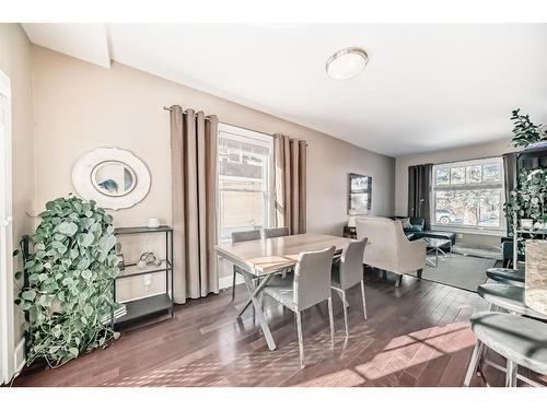 2125 36 Avenue Sw, Calgary, AB - Indoor Photo Showing Dining Room