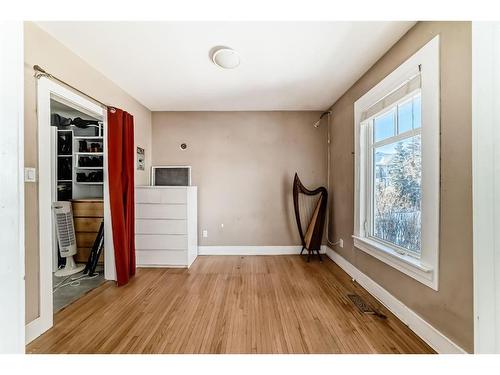 2125 36 Avenue Sw, Calgary, AB - Indoor Photo Showing Other Room