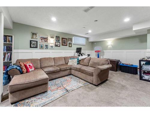 59 Mt Apex Green Se, Calgary, AB - Indoor Photo Showing Living Room