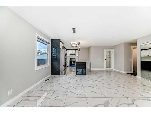 6636 Penbrooke Drive Se, Calgary, AB - Indoor Photo Showing Other Room