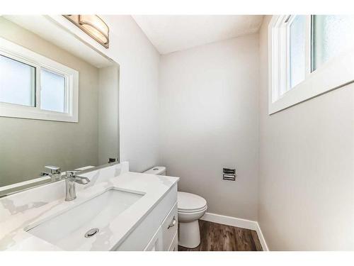 6636 Penbrooke Drive Se, Calgary, AB - Indoor Photo Showing Bathroom