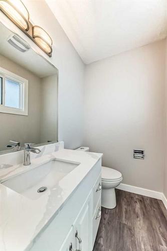 6636 Penbrooke Drive Se, Calgary, AB - Indoor Photo Showing Bathroom