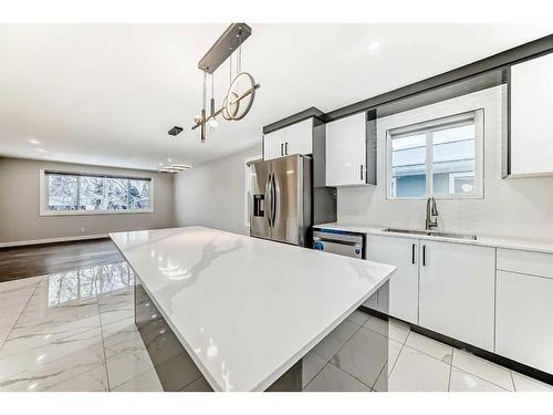 6636 Penbrooke Drive Se, Calgary, AB - Indoor Photo Showing Kitchen With Stainless Steel Kitchen With Upgraded Kitchen