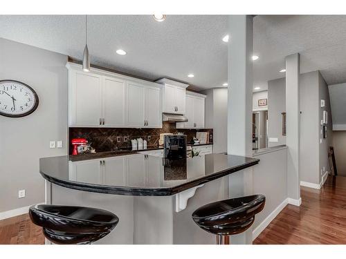 69 Discovery Ridge Hill Sw, Calgary, AB - Indoor Photo Showing Kitchen