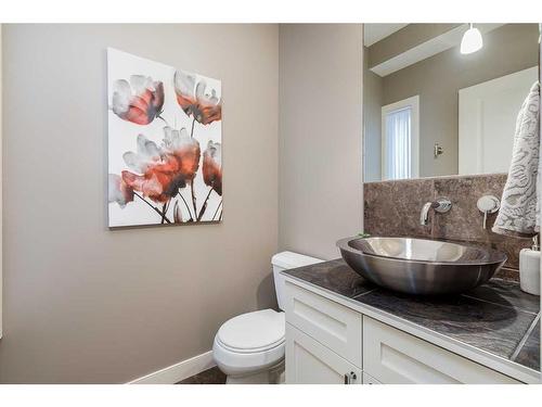 69 Discovery Ridge Hill Sw, Calgary, AB - Indoor Photo Showing Bathroom