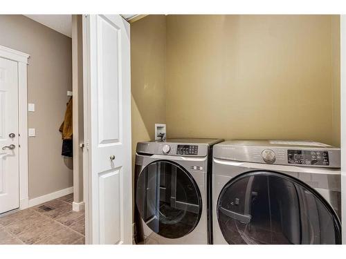 69 Discovery Ridge Hill Sw, Calgary, AB - Indoor Photo Showing Laundry Room