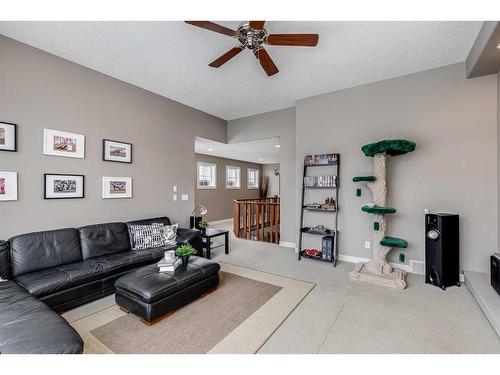 69 Discovery Ridge Hill Sw, Calgary, AB - Indoor Photo Showing Living Room