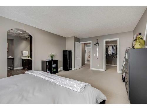 69 Discovery Ridge Hill Sw, Calgary, AB - Indoor Photo Showing Bedroom