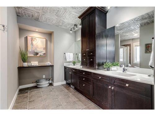 69 Discovery Ridge Hill Sw, Calgary, AB - Indoor Photo Showing Bathroom