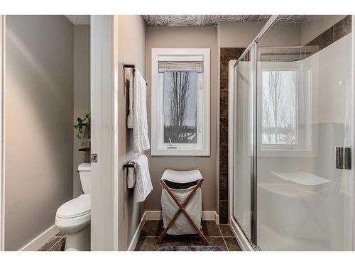 69 Discovery Ridge Hill Sw, Calgary, AB - Indoor Photo Showing Bathroom