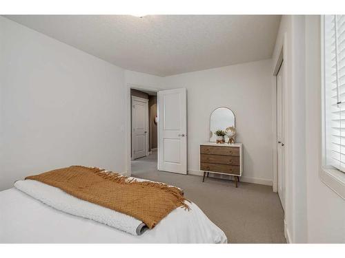 69 Discovery Ridge Hill Sw, Calgary, AB - Indoor Photo Showing Bedroom