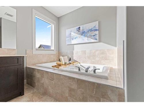 7 Copperleaf Terrace Se, Calgary, AB - Indoor Photo Showing Bathroom