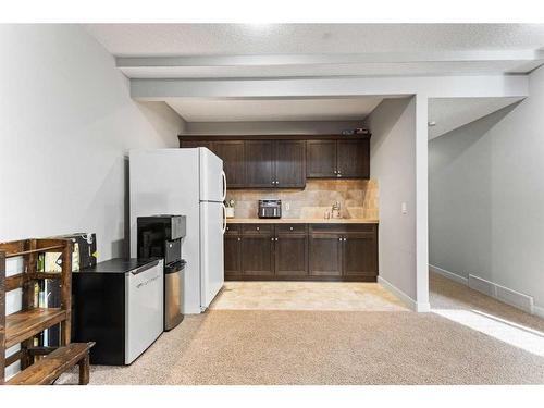 7 Copperleaf Terrace Se, Calgary, AB - Indoor Photo Showing Kitchen