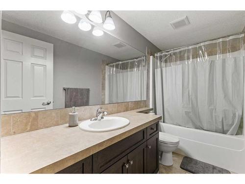 7 Copperleaf Terrace Se, Calgary, AB - Indoor Photo Showing Bathroom