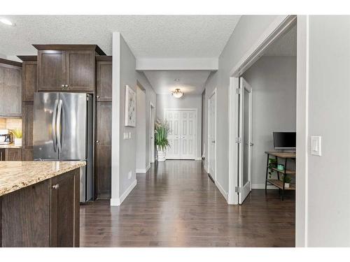 7 Copperleaf Terrace Se, Calgary, AB - Indoor Photo Showing Kitchen