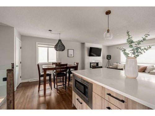 47 Henefer Road Sw, Calgary, AB - Indoor