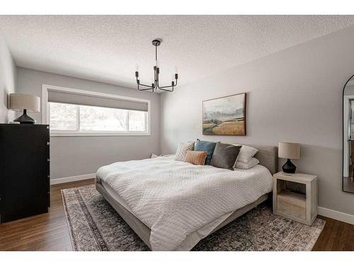 47 Henefer Road Sw, Calgary, AB - Indoor Photo Showing Bedroom