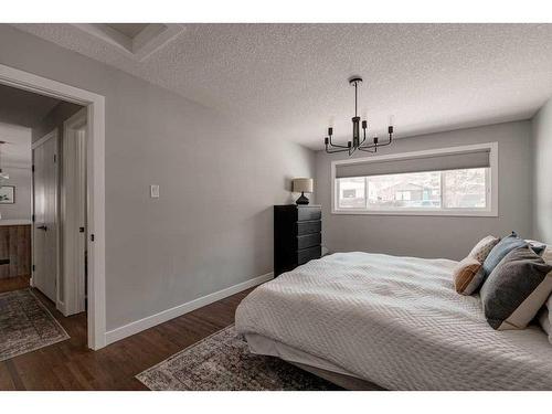 47 Henefer Road Sw, Calgary, AB - Indoor Photo Showing Bedroom