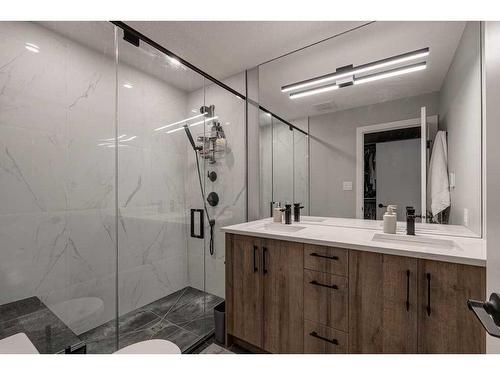 47 Henefer Road Sw, Calgary, AB - Indoor Photo Showing Bathroom