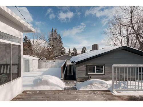 47 Henefer Road Sw, Calgary, AB - Outdoor