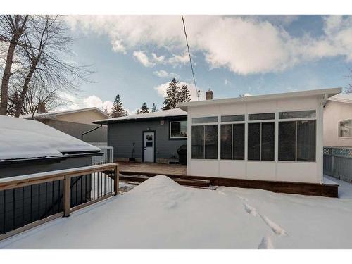 47 Henefer Road Sw, Calgary, AB - Outdoor